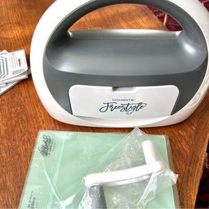New die cutting &embossing machine